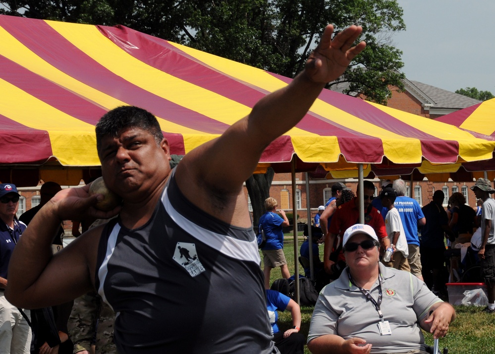 U.S. Special Operations Command Veteran Competes in Seated Shot Put at 2015 DoD Warrior Games