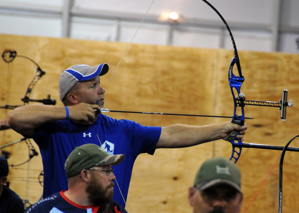 Retired Air Force Master Sgt. Competes in Archery at 2015 DoD Warrior Games