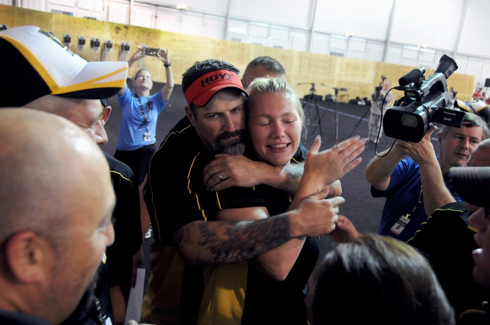 Army Veteran and Teammate Celebrate Archery Wins at 2015 DoD Warrior Games