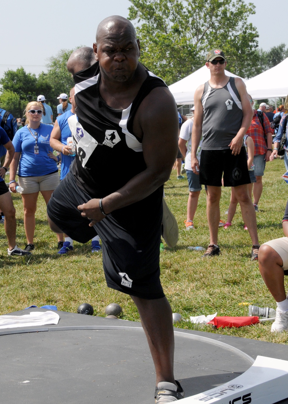 Retired Army Spc. Haywood Range III Wins Gold in Shot Put at 2015 DoD Warrior Games