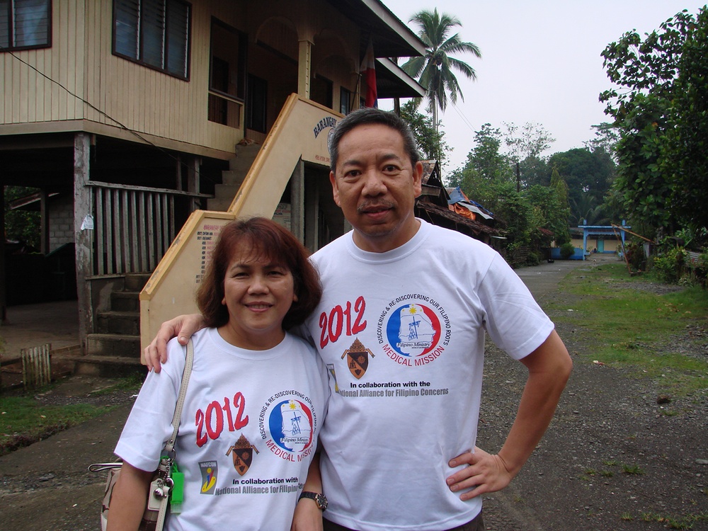 Air Force Master Sgt. and Wife Volunteer for Medical Mission in Philippines