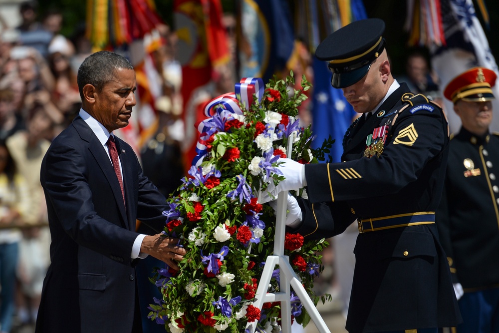Obama Honors Fallen Troops at Arlington on Memorial Day