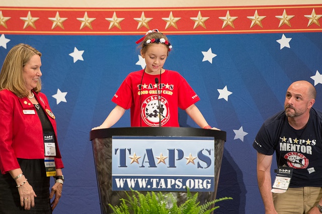 Young Survivor Introduces Army General at TAPS Seminar