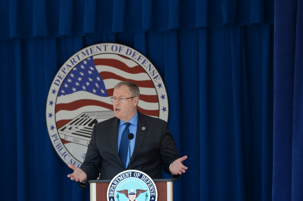 Deputy Defense Secretary Honors DoD Civilian Workforce at Annual Ceremony