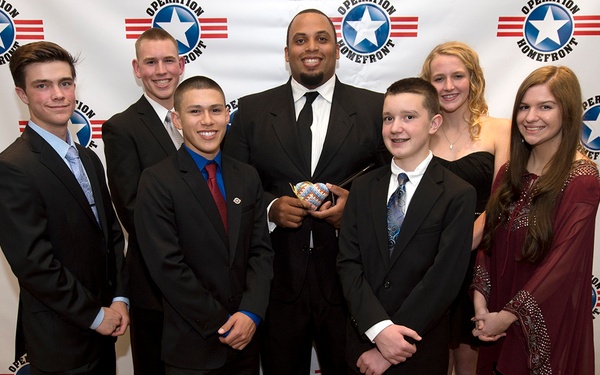 Dempsey, Leaders Honor Military Children of Year
