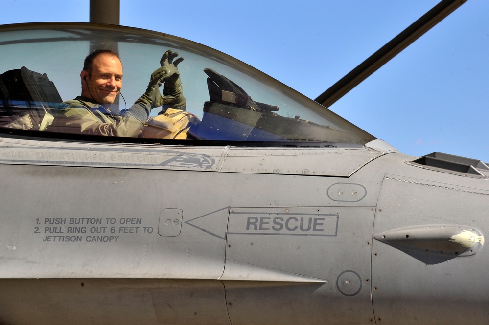 Air Force Pilot Reaches 3,000 Flight Hours in F-16 Fighter Jet