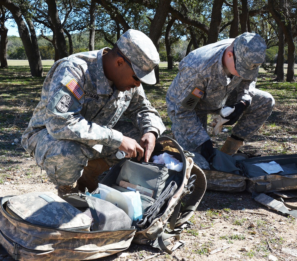Army Medics Prepare for Field Skills Validation