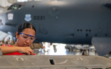 2nd Bomb Wing Airmen Compete in the Quarter 2 Load Competition