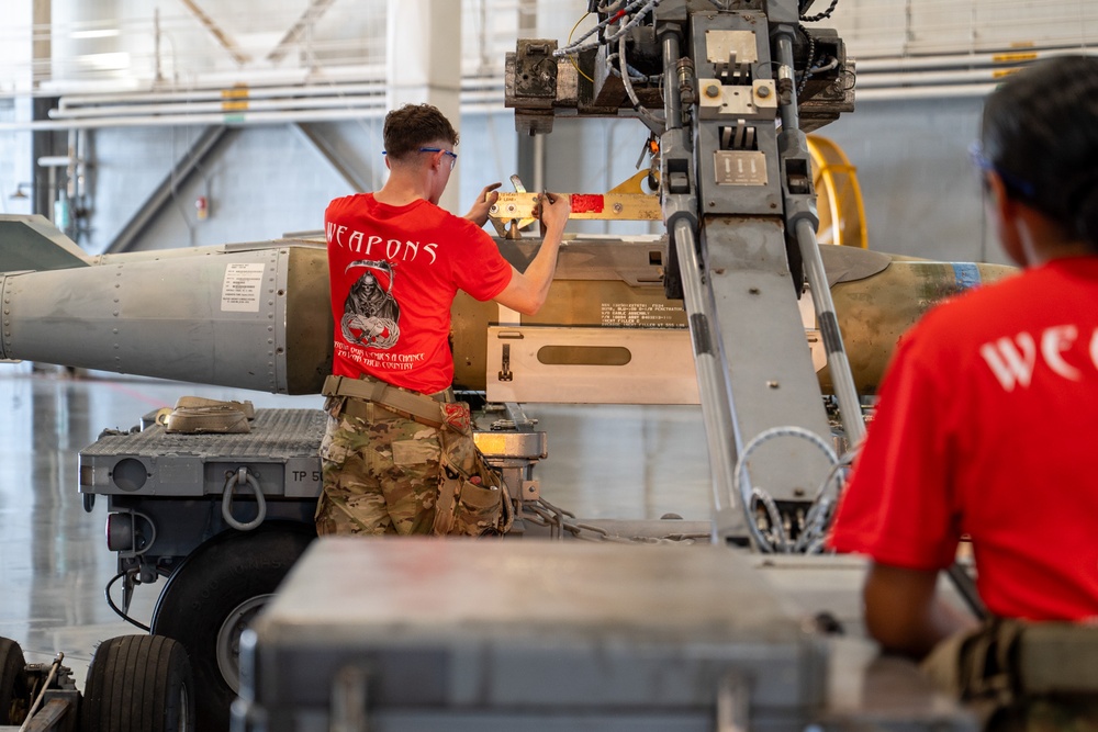 2nd Bomb Wing Airmen Compete in the Quarter 2 Load Competition