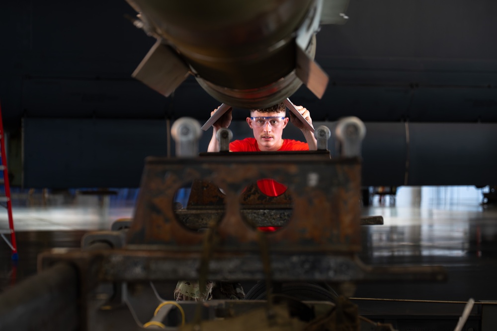 2nd Bomb Wing Airmen Compete in the Quarter 2 Load Competition