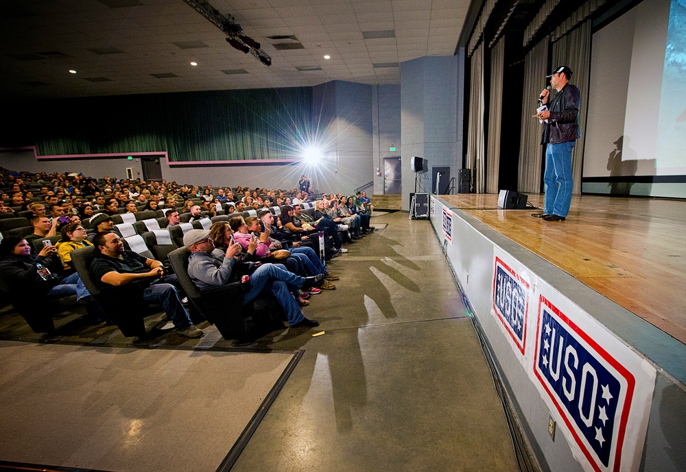 Vince Vaughn Treats Troops to Advance Screening of 'Unfinished Business' at Edwards Air Force Base