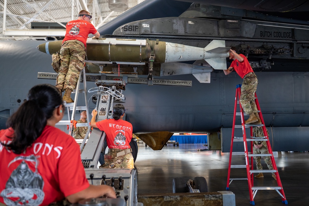 2nd Bomb Wing Airmen Compete in the Quarter 2 Load Competition