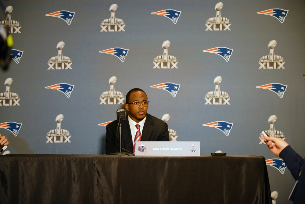 Patriots Player Honors Service Members During Super Bowl Week