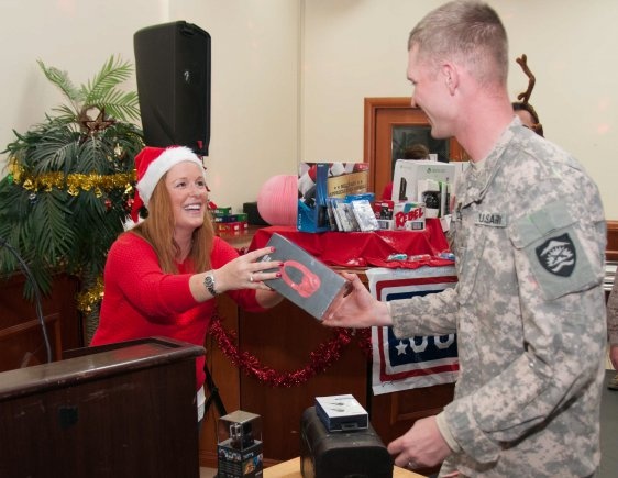 USO Brings Holiday Cheer to Troops in Iraq with Raffle Giveaway