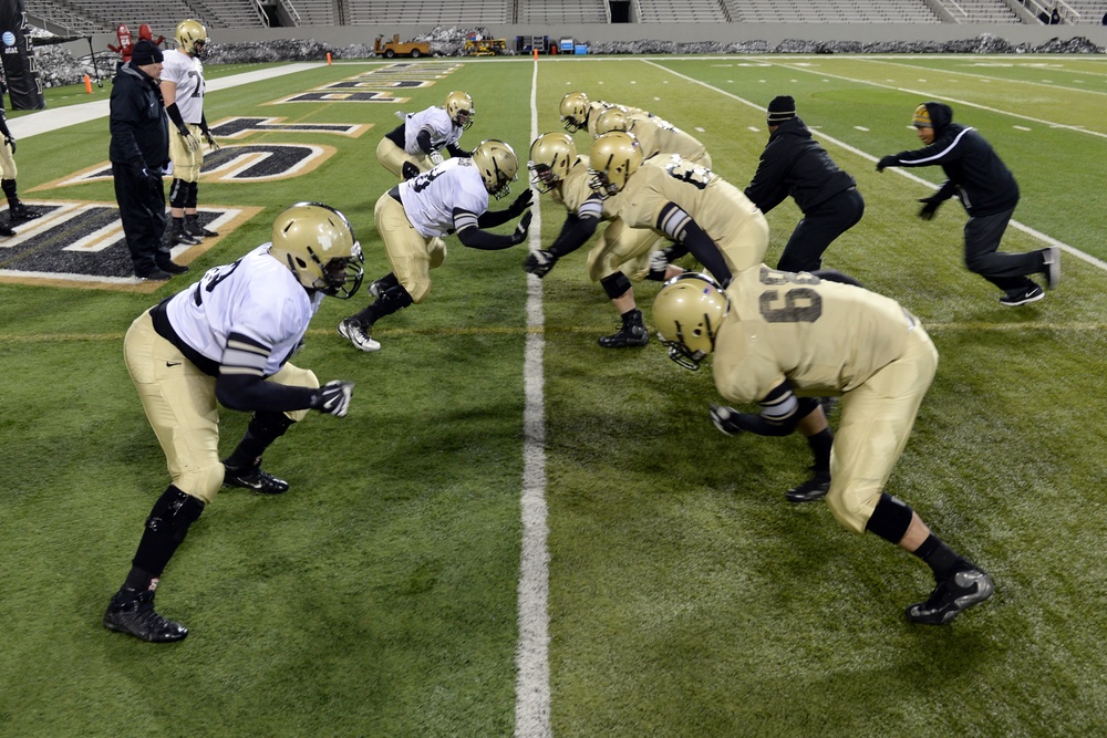 Army Black Knights Prepare for Annual Clash with Navy Midshipmen