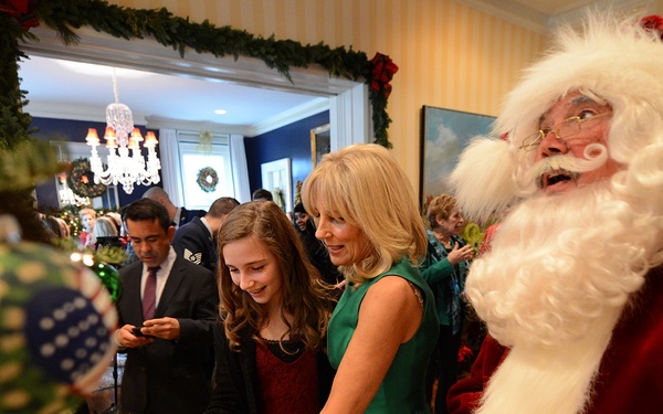 Military Families Meet with Dr. Biden at Holiday Reception