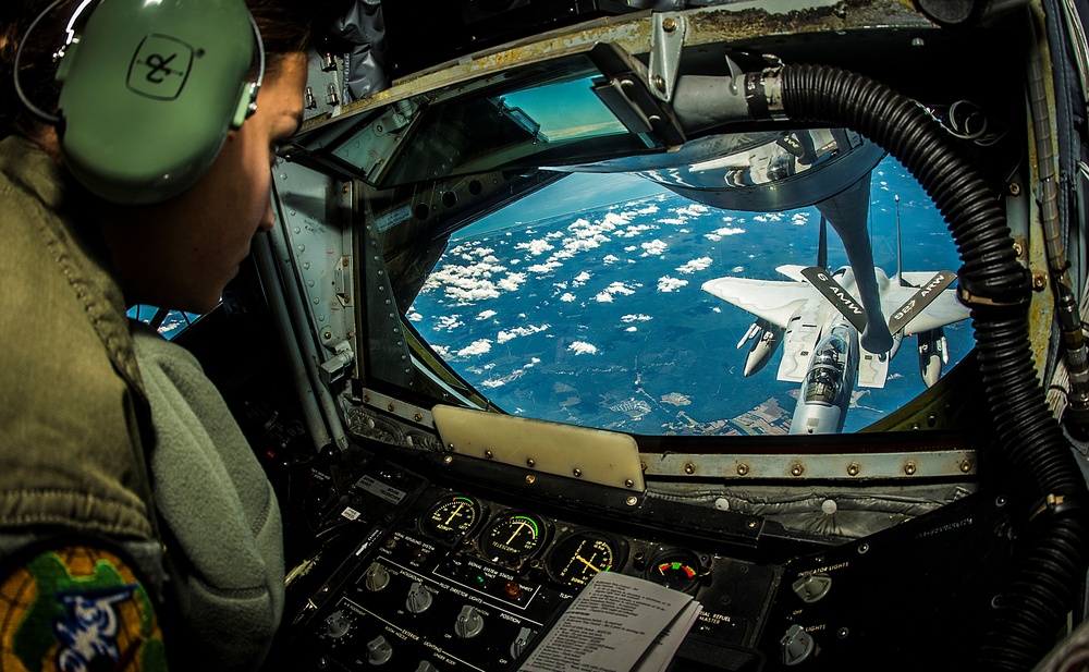 Air Force Airman Refuels F-15 Eagle for Vigilant Shield 15 Exercise
