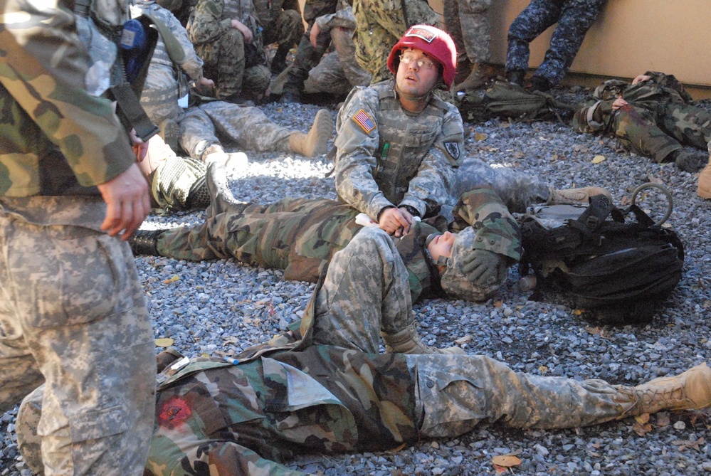 DVIDS - News - Military Medical Students Learn to Care for Combat Injured