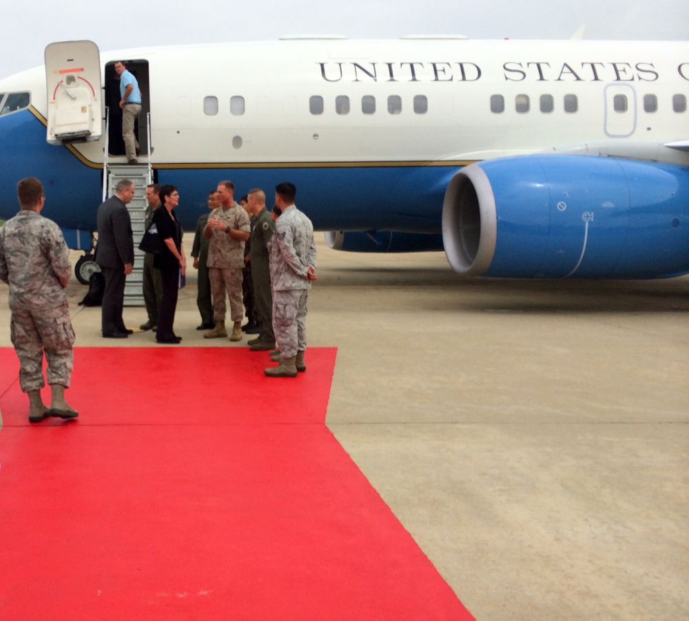 U.S. Deputy Defense Secretary Visits South Korea, Japan on Asia Tour