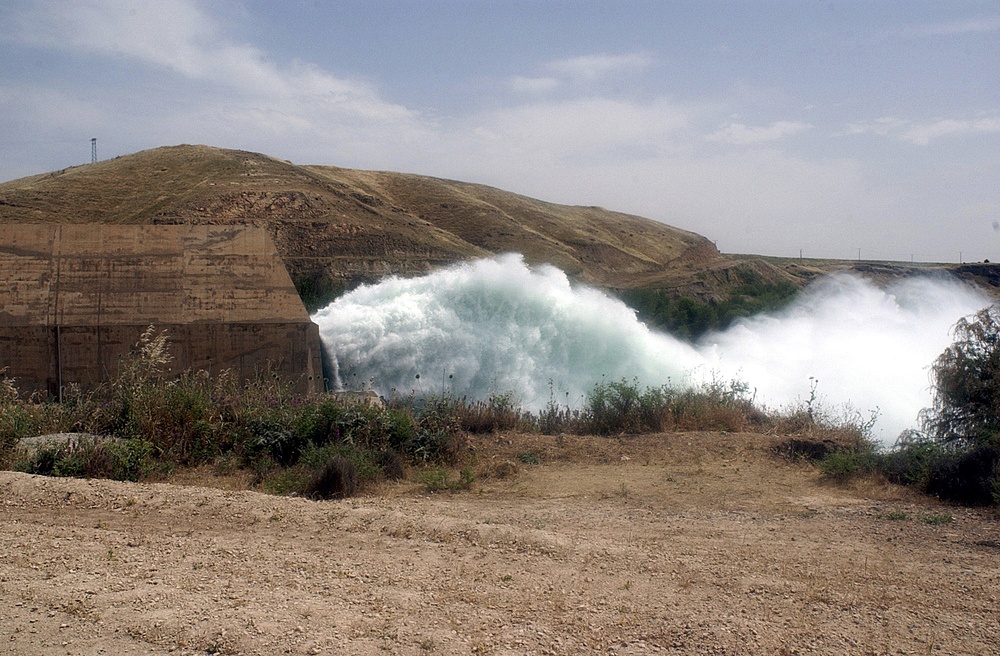 Water Flows from Mosul Dam After U.S. Takeover