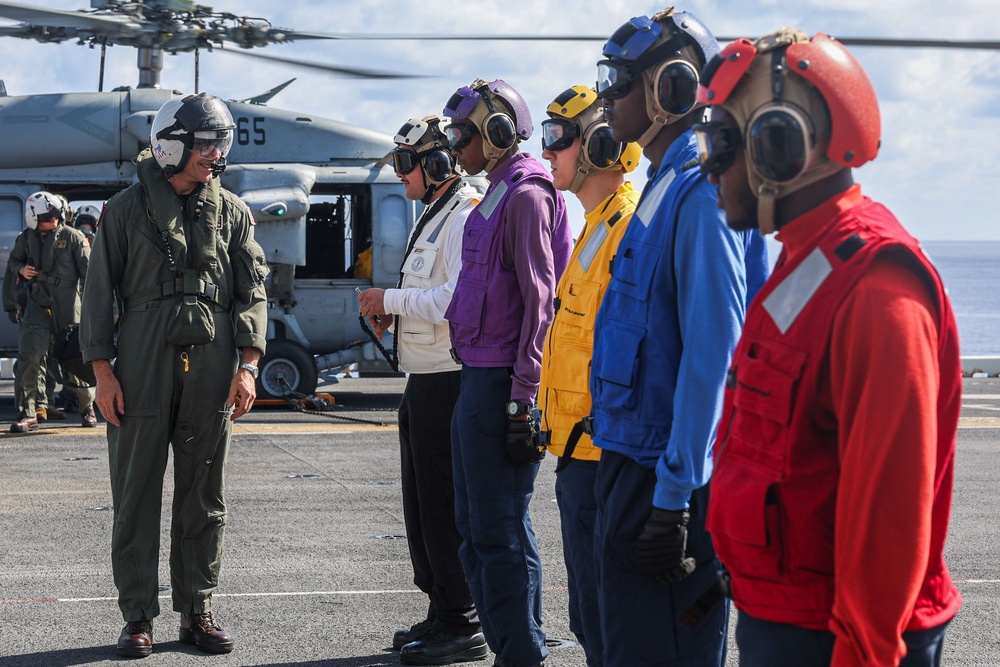 Vice Adm. Gumbleton visits USS Iwo Jima (LHD 7)