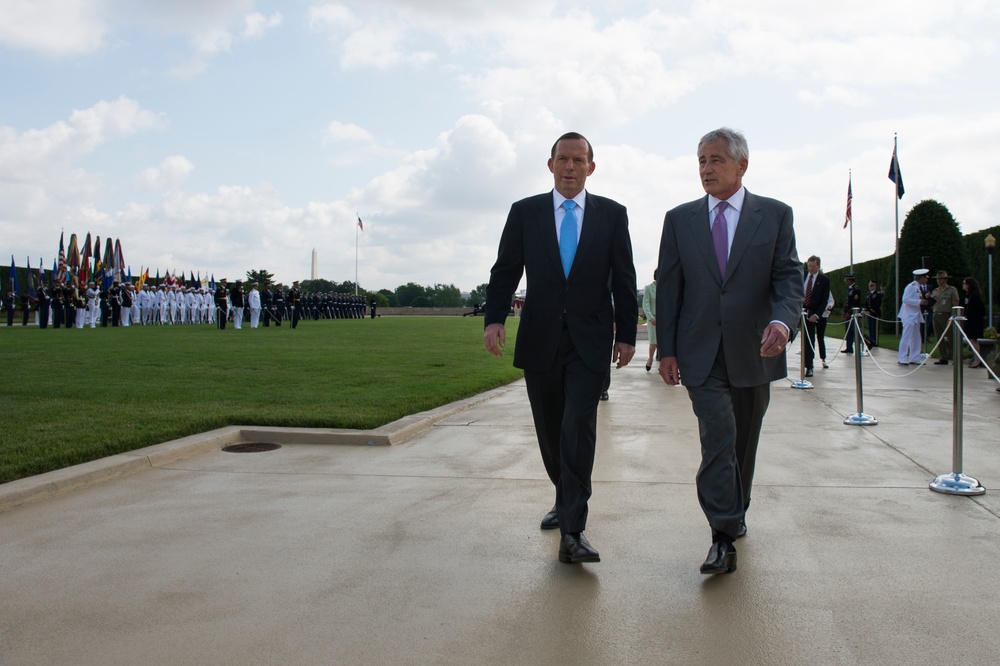 Hagel, Abbott Meet at Pentagon to Discuss Mutual Interests