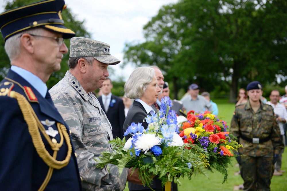 NATO Commander Honors German War Dead in France