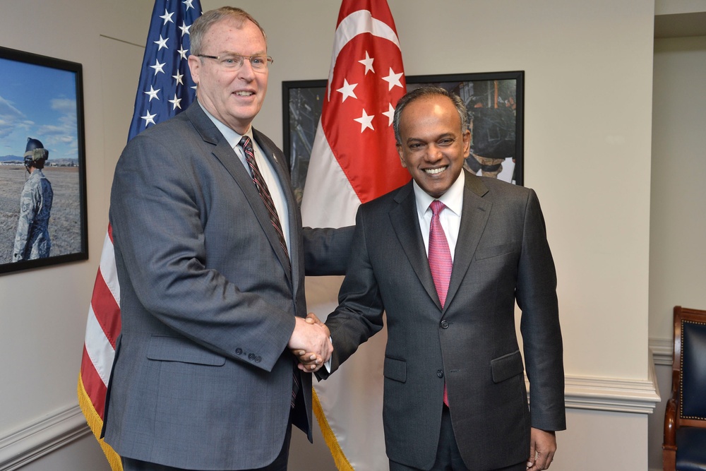 U.S. Deputy Defense Secretary Meets with Singapore Foreign Minister at Pentagon