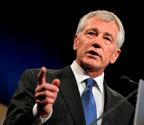 Hagel Visits Illinois, Observes Sexual Assault Prevention Training