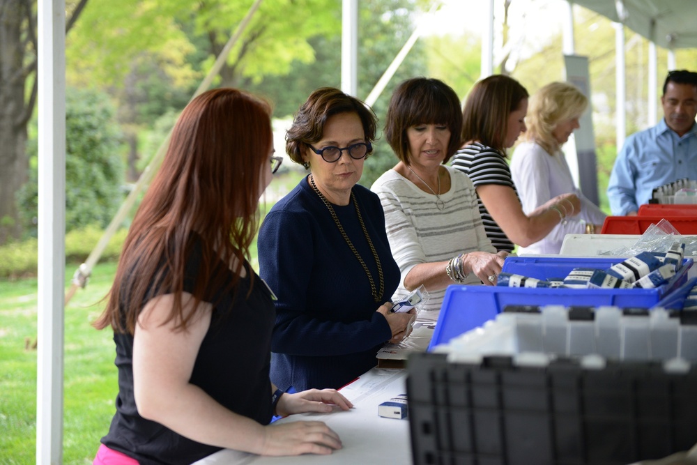 Hagel's Wife Helps Assemble Mother's Day Care Packages at Vice President's Residence