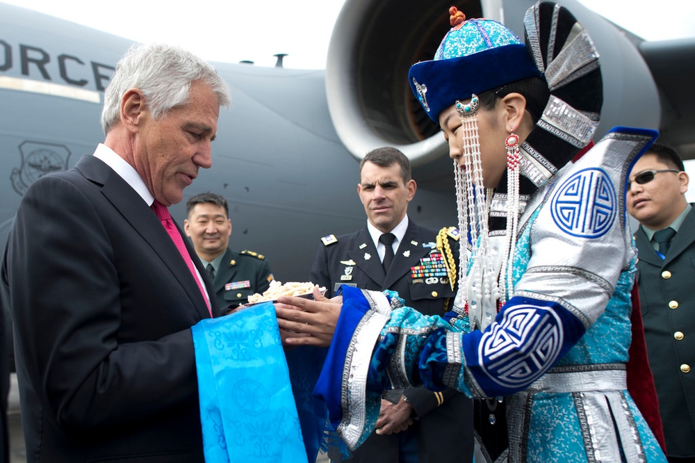 Mongolian Woman Welcomes U.S. Defense Secretary to Ulaanbaatar