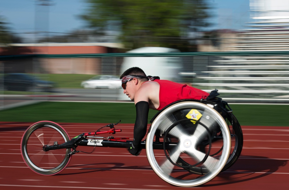Marine Competes in Wheelchair Racing at 2014 Trials