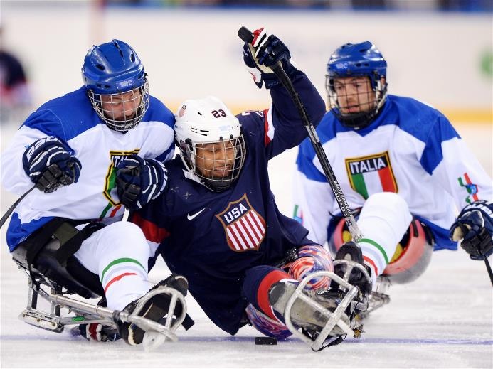 U.S. Sled Hockey Team Dominates Italy at 2014 Paralympics