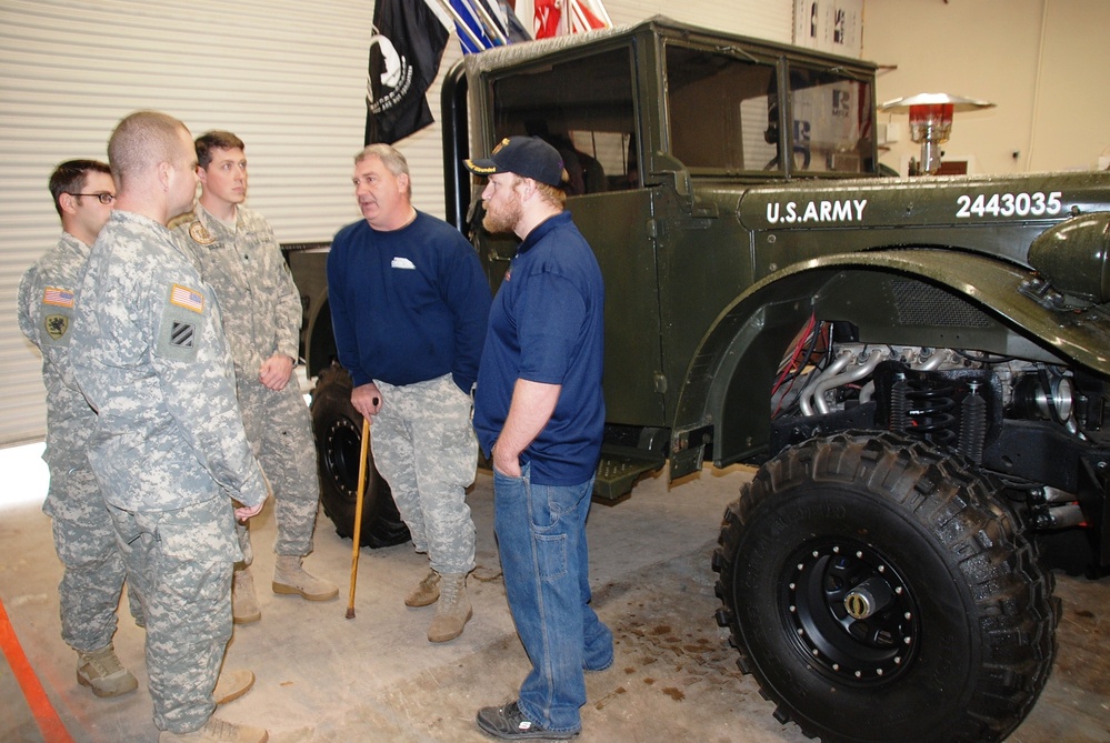 Army Veterans Mentor Wounded Soldiers in Automotive Program