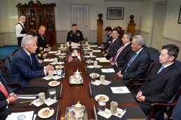 U.S. Defense Secretary Meets with Singapore Counterpart at Pentagon