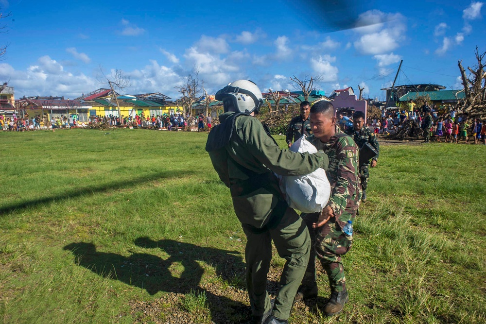 U.S. Navy Aircrewman Aids Philippine Disaster Relief Efforts