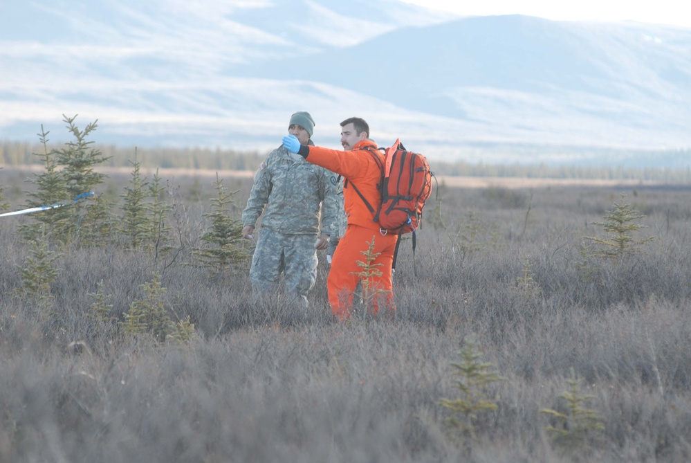 Canadian, U.S. Forces Conduct Arctic Search-and-Rescue Exercise in Alaska