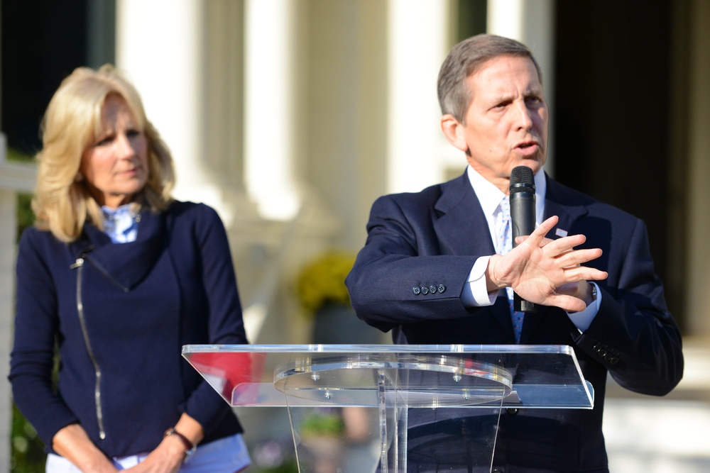 USO President Speaks with Dr. Jill Biden at Vice President's Residence