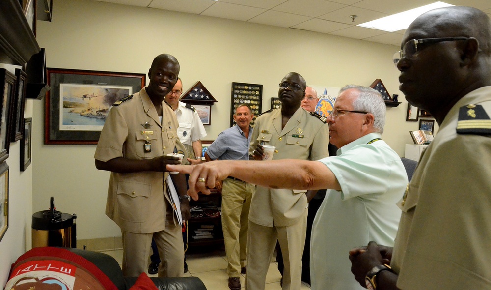 U.S. Transportation Command Hosts Senegalese Military Visitors