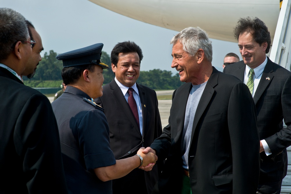 Defense Secretary Hagel Visits Malaysia, Indonesia, Brunei and Philippines to Discuss Regional Security