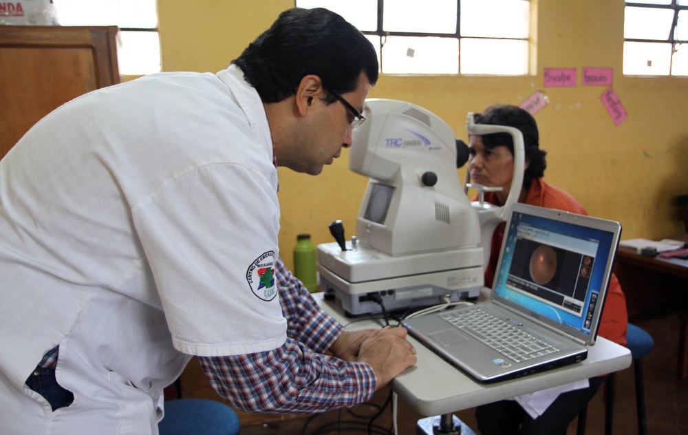 Paraguayan Ophthalmologist Provides Eye Care in Canindeyú