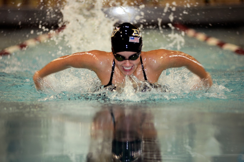 Spc. Elizabeth Wasil Earns Gold Medal at 2013 Texas Regional Games