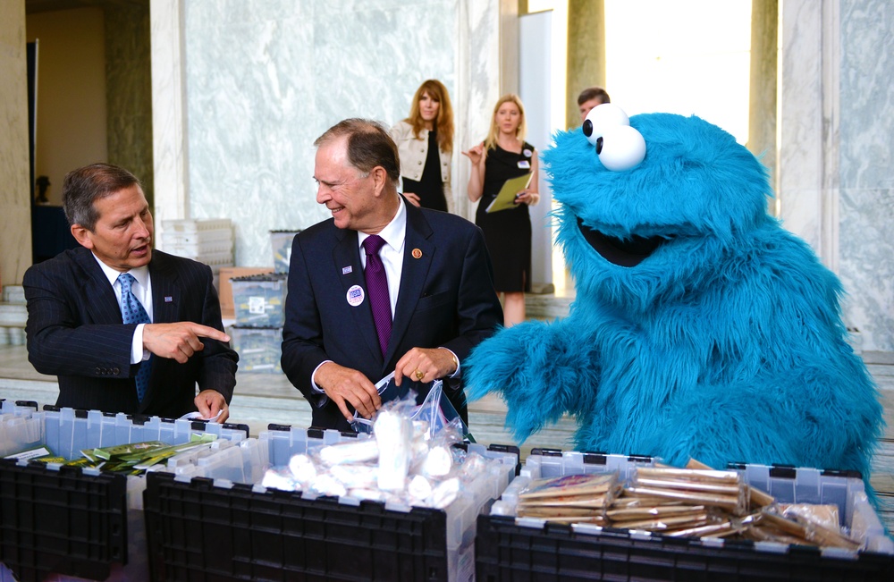USO President Discusses Care Packages with Congressman, Cookie Monster
