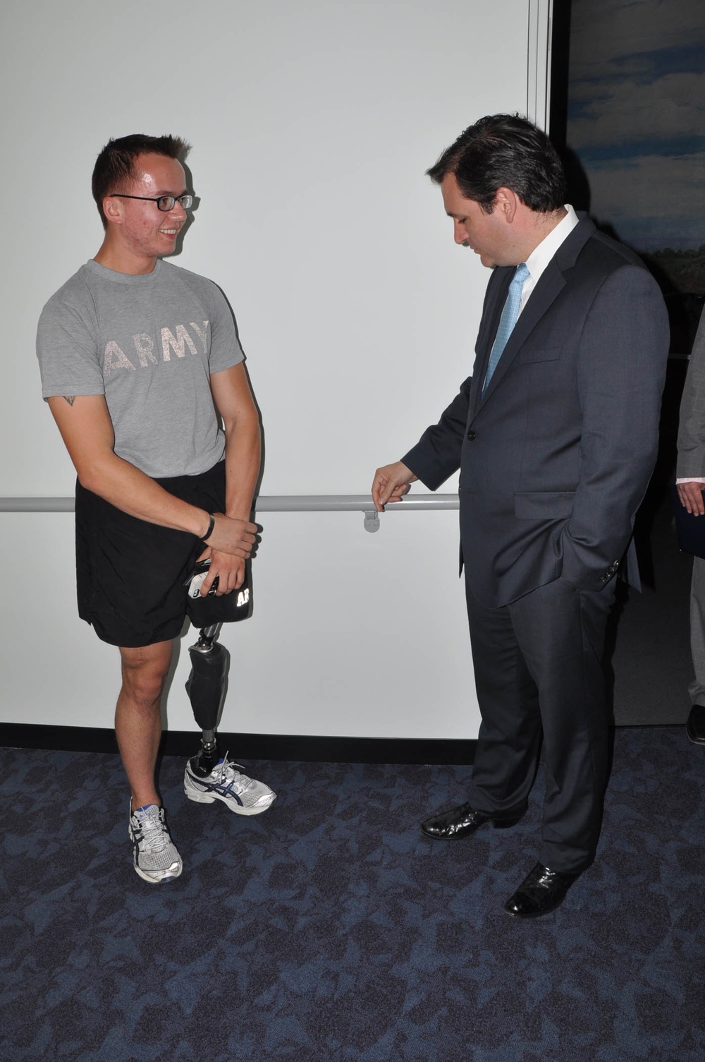 Sen. Cruz Visits Wounded Warrior at Brooke Army Medical Center