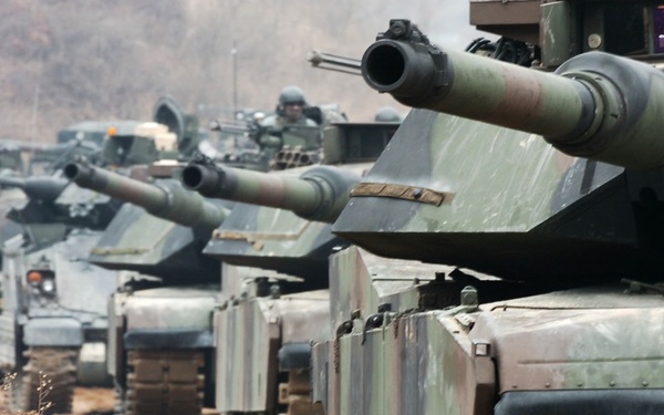 Army Secretary Favors ‘Third-party’ Approach to Engage Congress