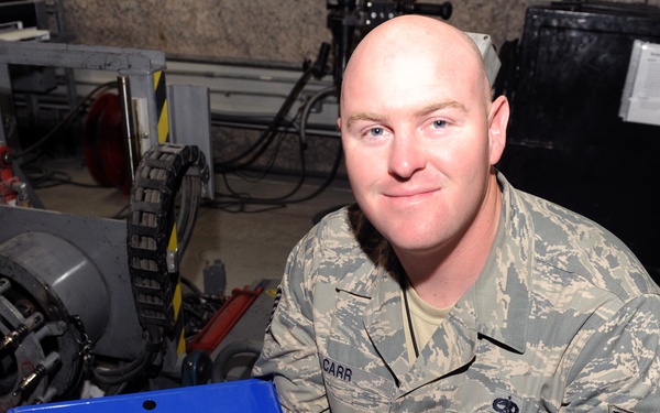 Tech. Sgt. Brightens Morale with Desert Rock Art