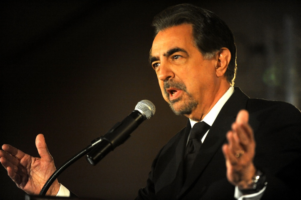 Joe Mantegna Honored for Military Support at USO Awards Dinner