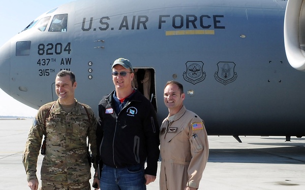 Broncos QB Peyton Manning Meets with Air Force Leaders During USO Spring Troop Visit