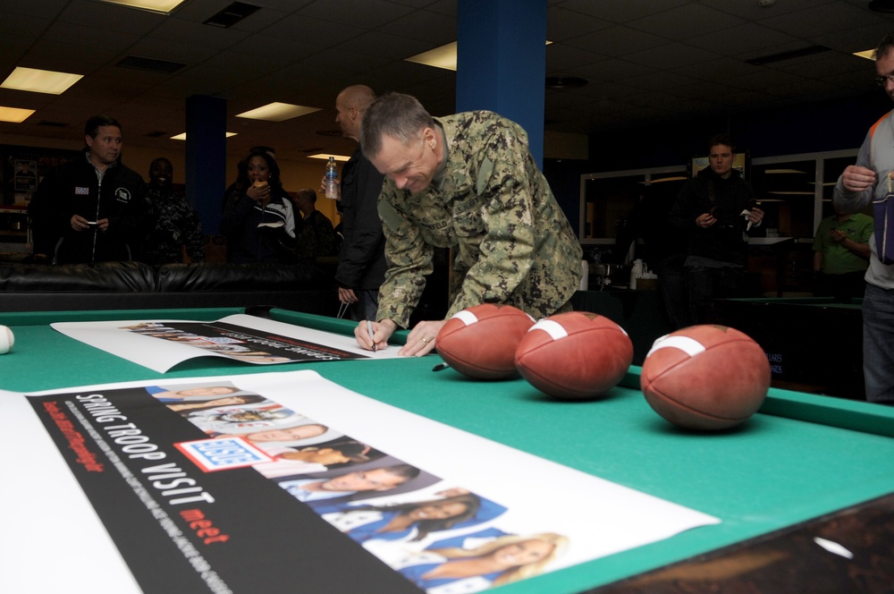 Vice Chairman of Joint Chiefs Visits Troops in Spain