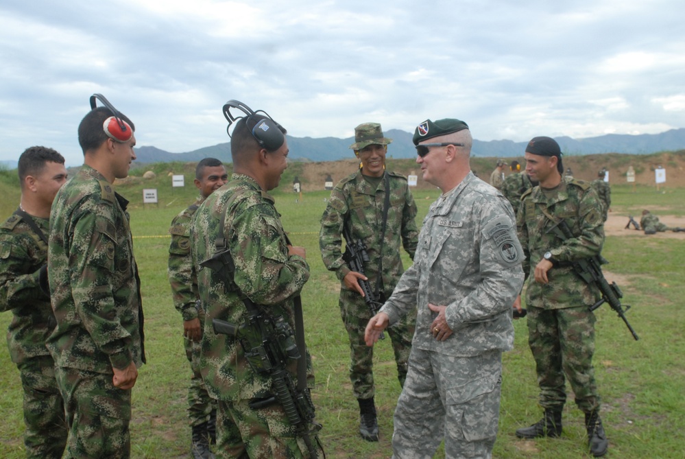 U.S. Special Operations Commander Mentors Colombian Troops